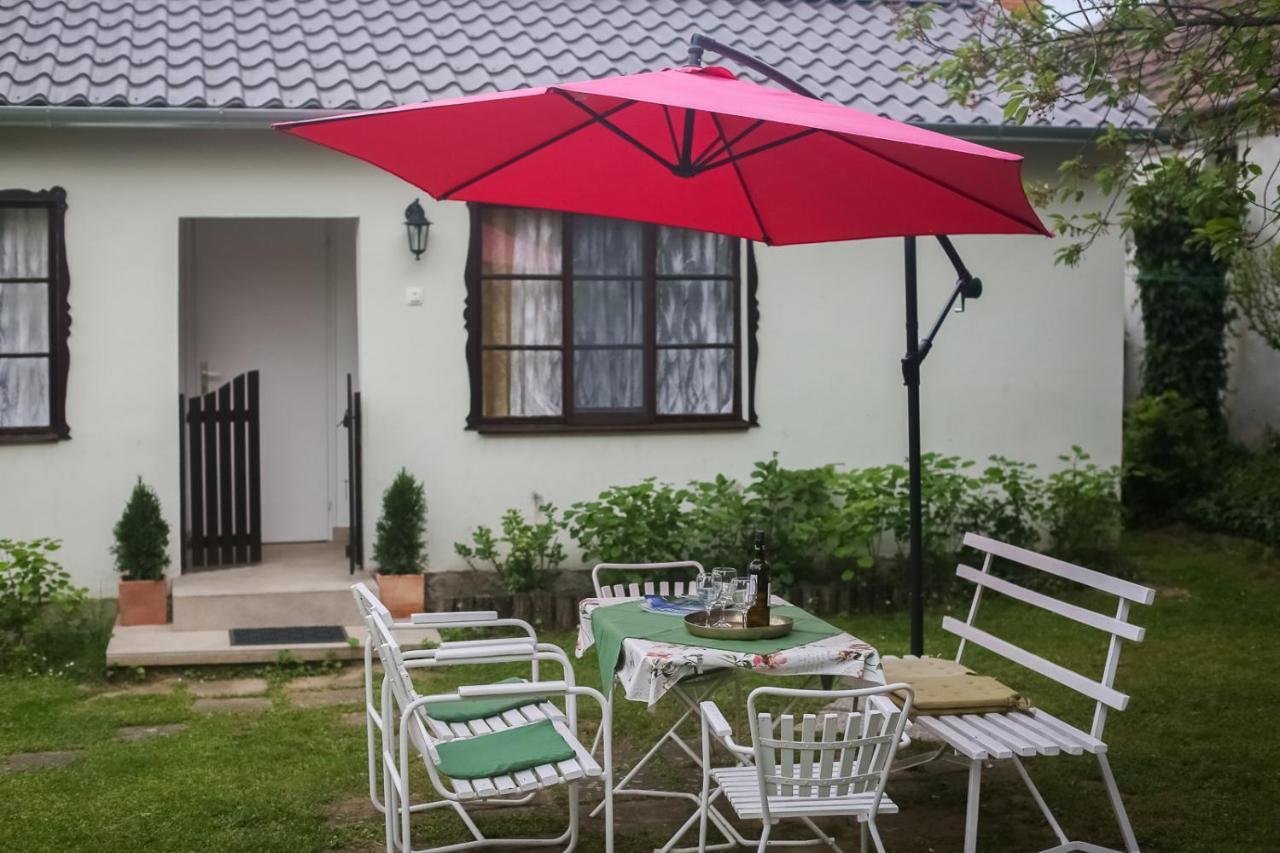 Hellenyi Apartmanok Harkany Exterior photo