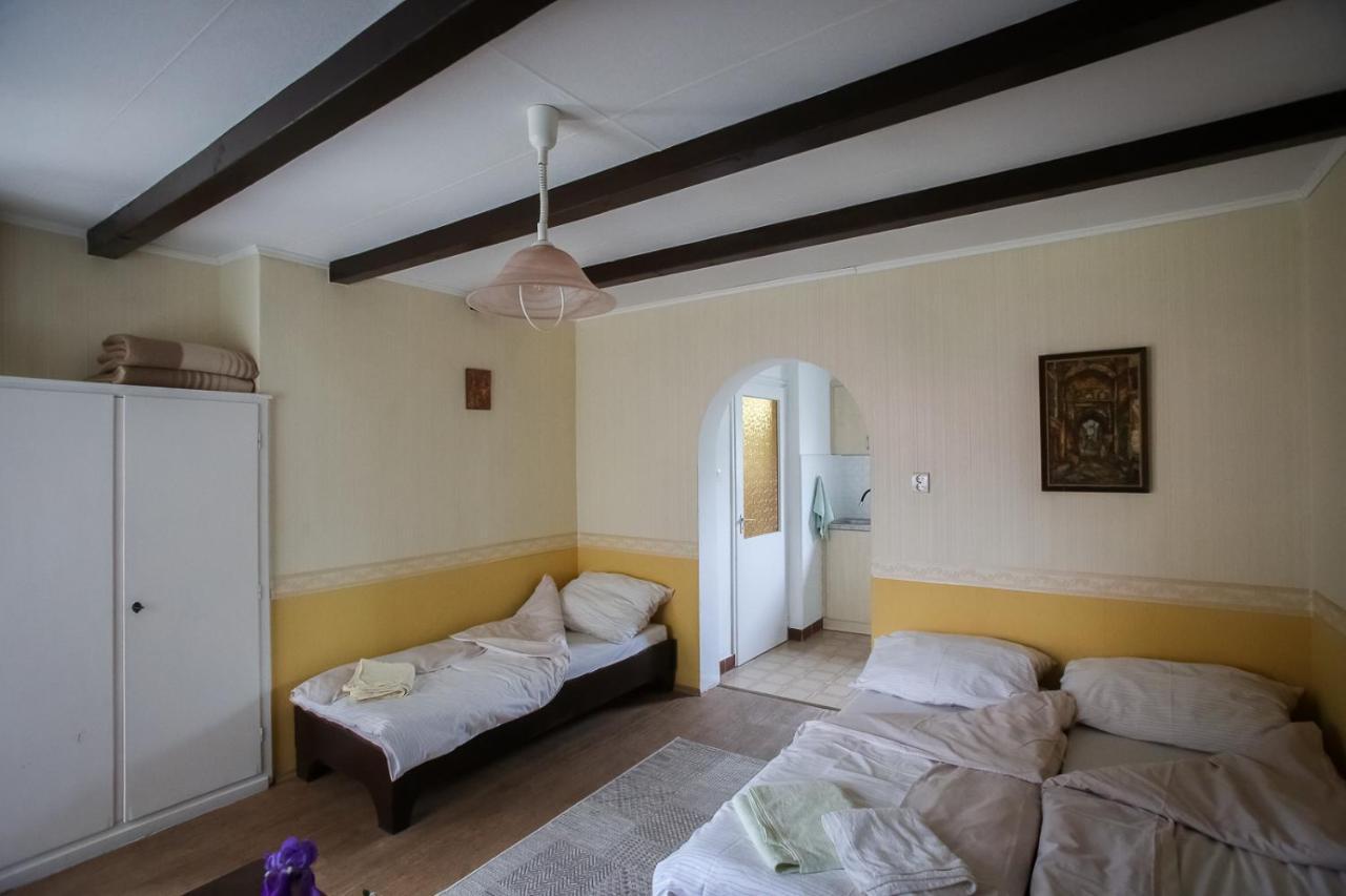 Hellenyi Apartmanok Harkany Exterior photo